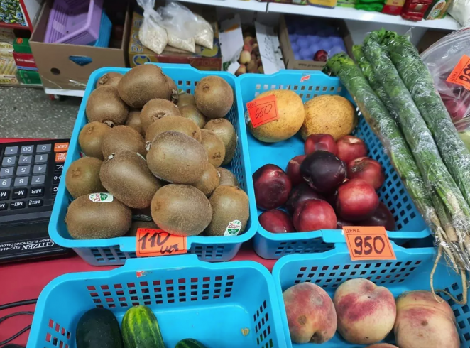 Арбузы по ₽4000, а бананы по ₽700: кому в России продают овощи и фрукты по цене икры 2