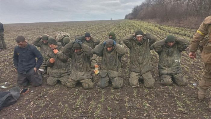 Пленных русских солдат на Украине будут отдавать только в руки матерей в Киеве 2